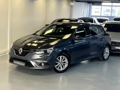 Renault Mégane 2016 - 12990 EUR, 130000 km - AUTO.MOTO.pt - 130000km - foto 12 de 37