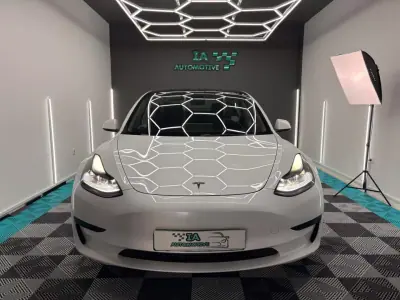 Tesla Model 3 2021 - 26500 EUR, 77000 km - AUTO.MOTO.pt - 77000km - foto 2 de 18