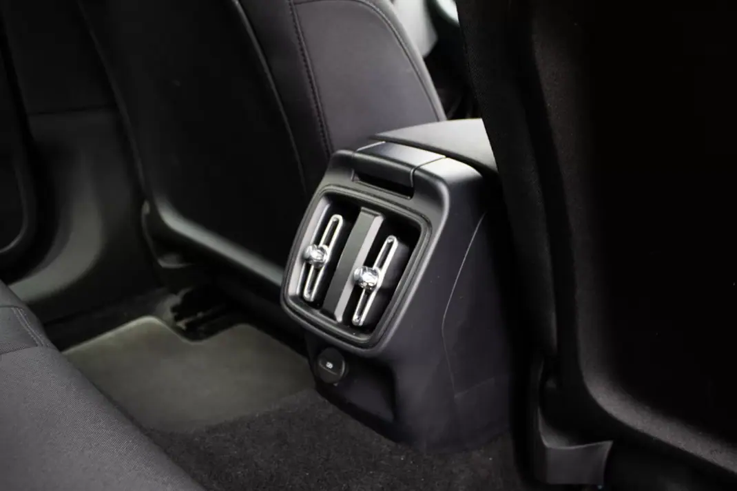 Polestar 2 2021 - 22500 EUR, 138000 km - AUTO.MOTO.pt - 138000km - foto 40 de 46