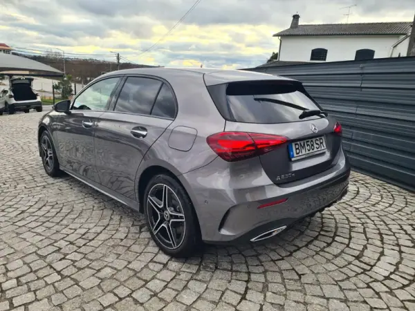 Mercedes-Benz A 250 2024 - 43990 EUR, 10000 km - AUTO.MOTO.pt - 10000km - foto 3 de 36