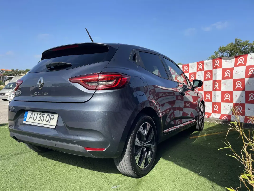 Renault Clio 2022 - 16990 EUR, 63150 km - 63150km - foto 3 de 21