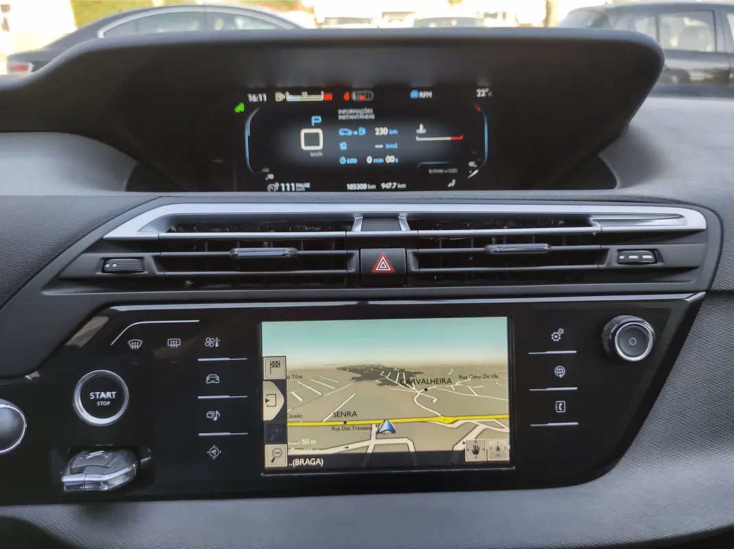 Citroën C4 Grand Picasso 2015 - 10500 EUR, 185000 km - AUTO.MOTO.pt - 185000km - foto 15 de 15