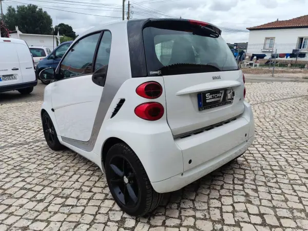 Smart ForTwo Coupé 2011 - 6900 EUR, 115000 km - 115000km - foto 8 de 23