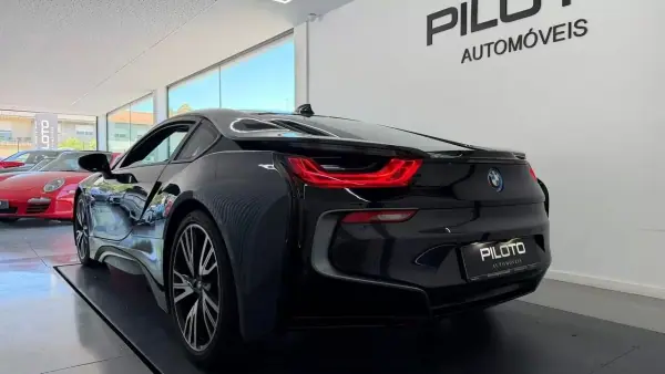 BMW i8 2014 - 61990 EUR, 91277 km - AUTO.MOTO.pt - 91277km - foto 6 de 27