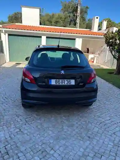 Peugeot 207 2010 - 5450 EUR, 162760 km - 162760km - foto 6 de 13