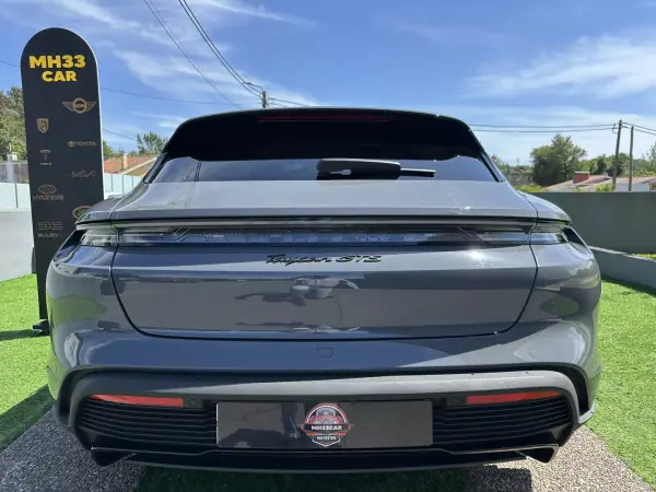 Porsche Taycan Sport Turismo 2025 - 130000 EUR, 19000 km - AUTO.MOTO.pt - 19000km - foto 16 de 78