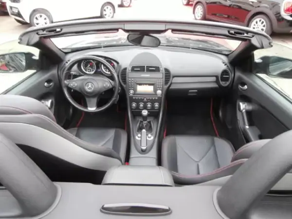 Mercedes-Benz SLK 200 2010 - 16000 EUR, 176098 km - AUTO.MOTO.pt - 176098km - foto 29 de 32