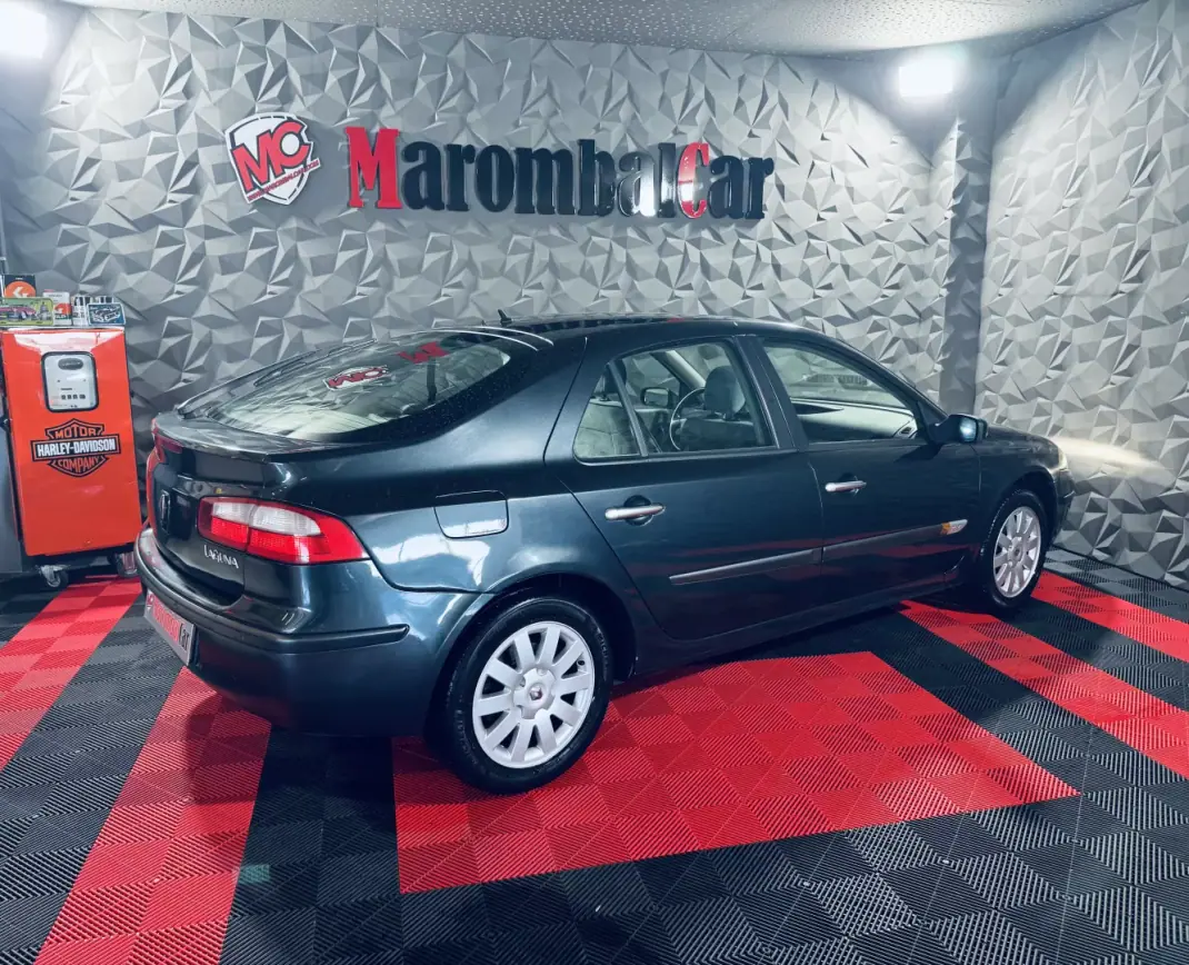 Renault Laguna 2003 - 2990 EUR, 130275 km - AUTO.MOTO.pt - 130275km - foto 4 de 8