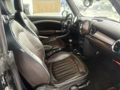 MINI Cooper 2015 - 12990 EUR, 178135 km - AUTO.MOTO.pt - 178135km - foto 7 de 11