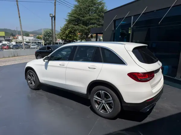 Mercedes-Benz GLC 220 2017 - 27500 EUR, 181000 km - AUTO.MOTO.pt - 181000km - foto 5 de 13