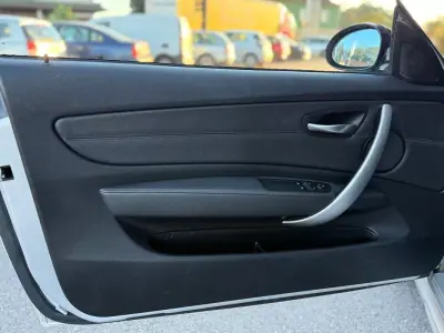 BMW 120 2009 - 11900 EUR, 205000 km - AUTO.MOTO.pt - 205000km - foto 21 de 23