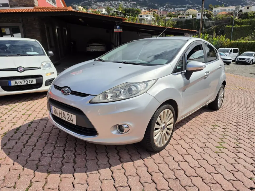 Ford Fiesta 2008 - 7950 EUR, 135350 km - AUTO.MOTO.pt - 135350km - foto 1 de 6