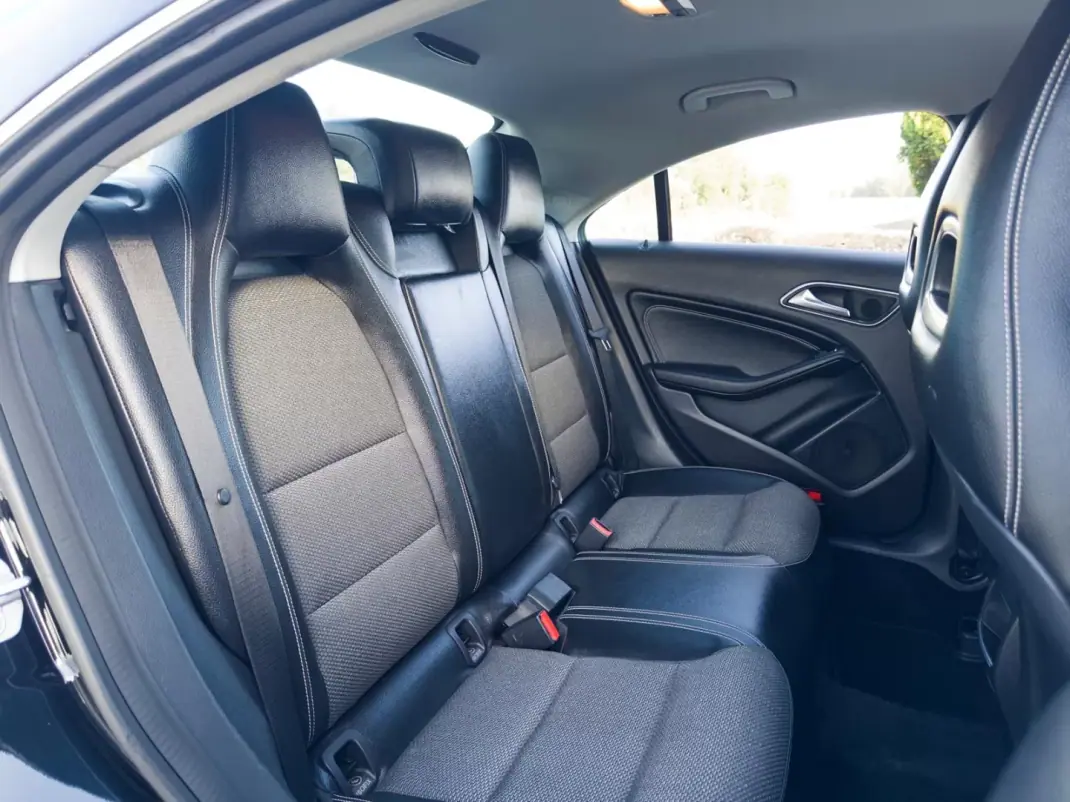 Mercedes-Benz CLA 180 2014 - 16990 EUR, 145000 km - AUTO.MOTO.pt - 145000km - foto 31 de 32