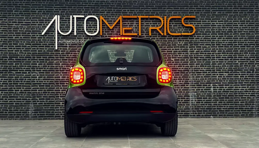 Smart Fortwo Cabrio 2017 - 11750 EUR, 74000 km - AUTO.MOTO.pt - 74000km - foto 7 de 14
