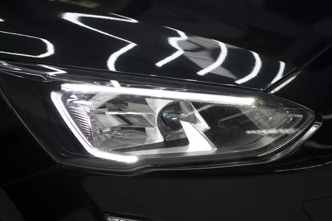 Ford Focus 2021 - 13850 EUR, 196506 km - AUTO.MOTO.pt - 196506km - foto 16 de 42