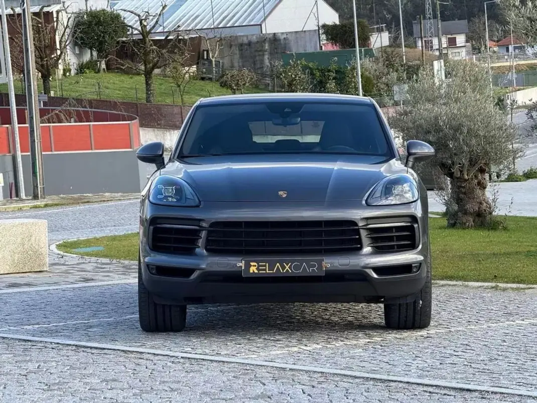 Porsche Cayenne Coupé 2021 - 64999 EUR, 119000 km - AUTO.MOTO.pt - 119000km - foto 34 de 37