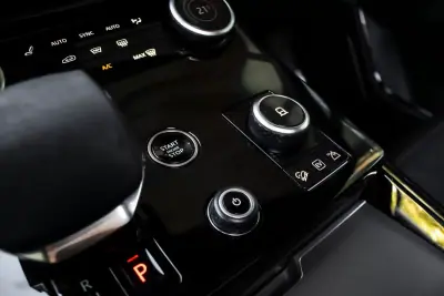 Land Rover Range Rover Sport 2023 - 83990 EUR, 131215 km - AUTO.MOTO.pt - 131215km - foto 21 de 46