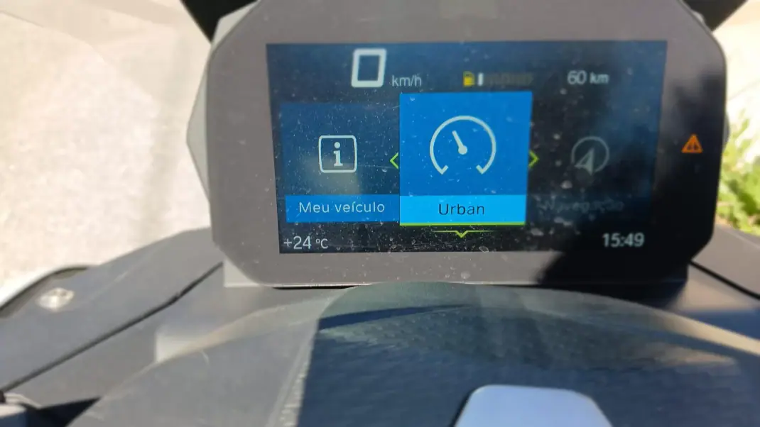 BMW C 400 X 2020 - 5000 EUR, 44000 km - AUTO.MOTO.pt - 44000km - foto 7 de 10