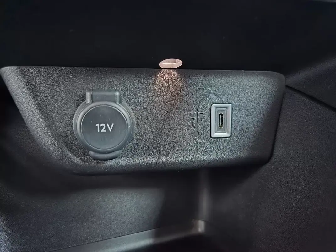 Opel Corsa 2024 - 18590 EUR, 38000 km - AUTO.MOTO.pt - 38000km - foto 22 de 34