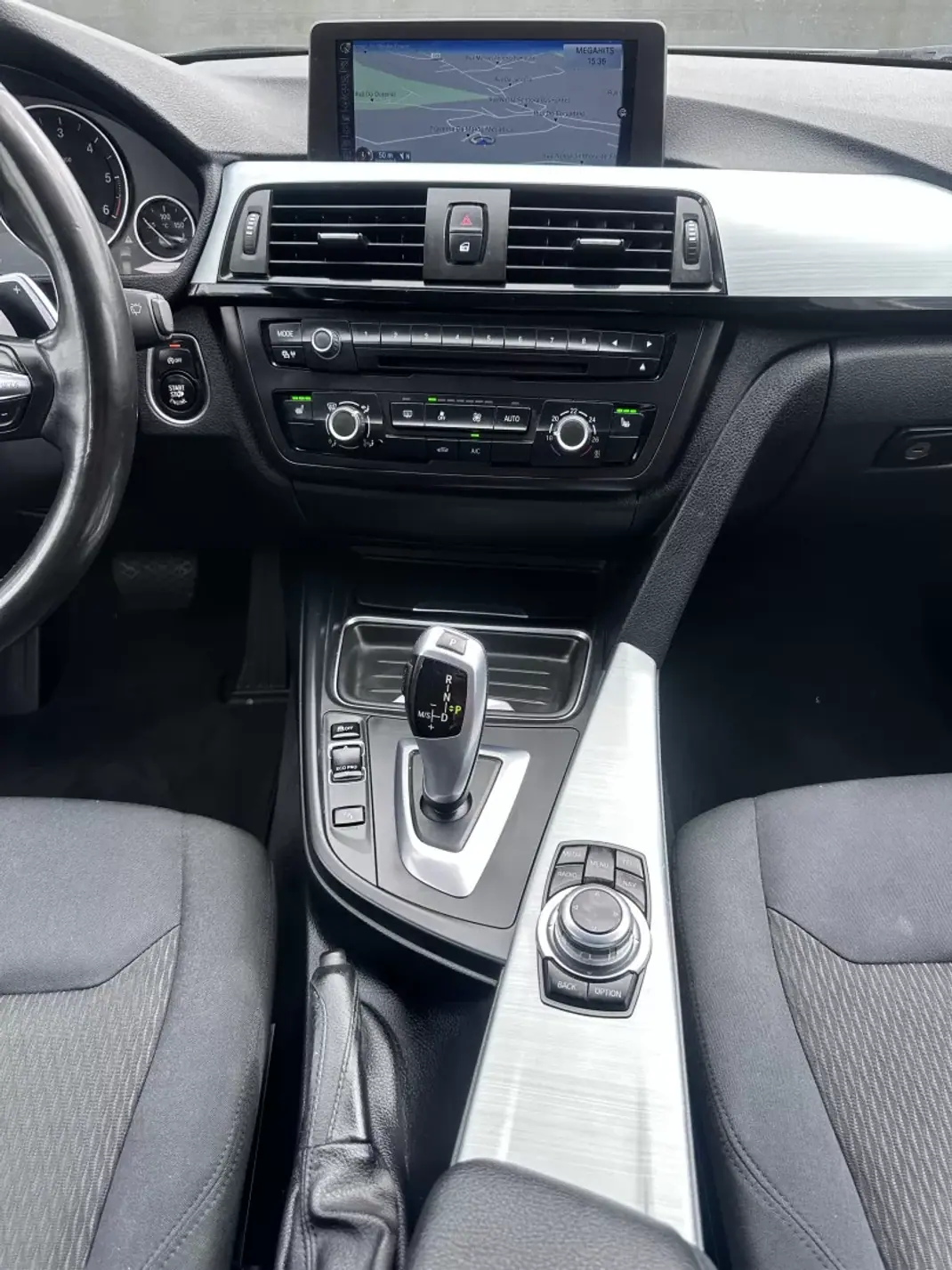 BMW 320 2012 - 12900 EUR, 167615 km - AUTO.MOTO.pt - 167615km - foto 51 de 57