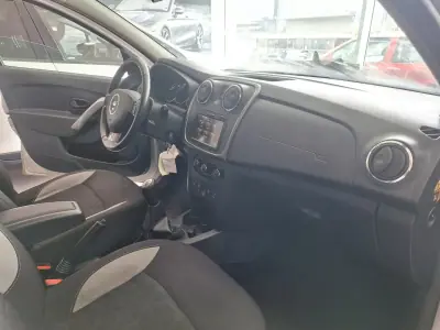 Dacia Sandero 2014 - 8490 EUR, 57546 km - AUTO.MOTO.pt - 57546km - foto 9 de 15