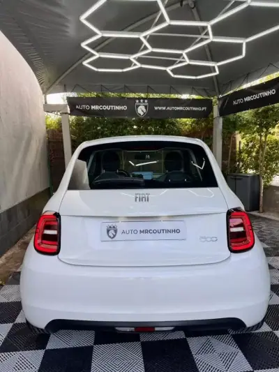 Fiat 500e 2025 - 17500 EUR, 12200 km - foto 2 de 16