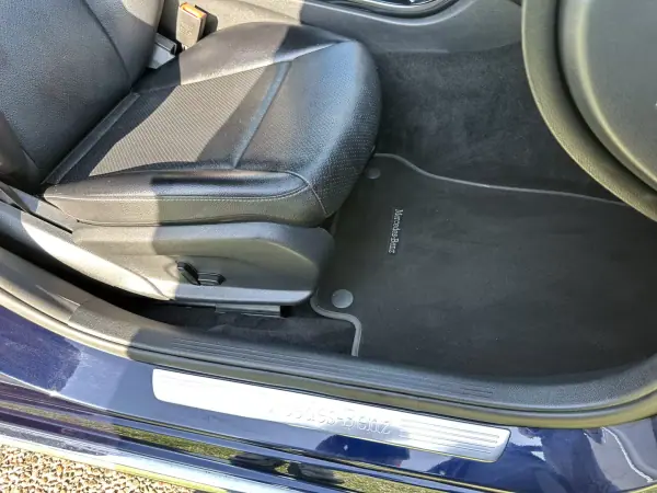 Mercedes-Benz C 180 2017 - 15900 EUR, 249000 km - AUTO.MOTO.pt - 249000km - foto 53 de 58