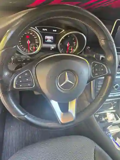 Mercedes-Benz CLA 180 2017 - 14500 EUR, 158000 km - AUTO.MOTO.pt - 158000km - foto 5 de 6