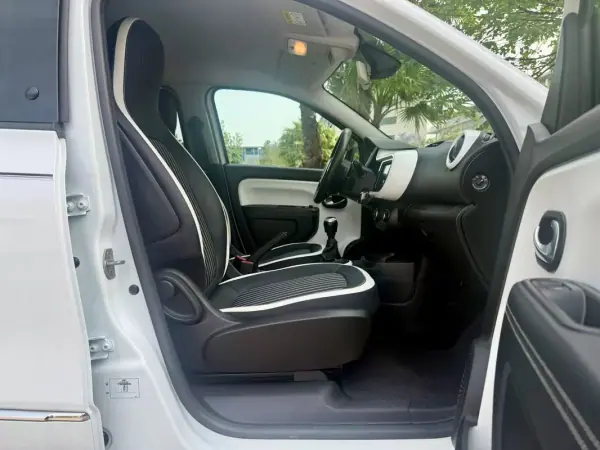 Renault Twingo 2021 - 9390 EUR, 158900 km - AUTO.MOTO.pt - 158900km - foto 5 de 33