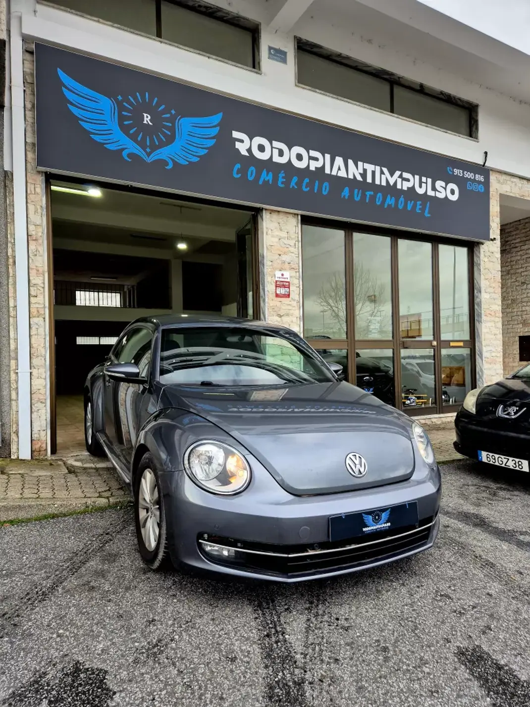 Volkswagen New Beetle 2013 - 13950 EUR, 142000 km - AUTO.MOTO.pt - 142000km - foto 1 de 34