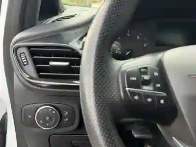 Ford Fiesta 2022 - 14590 EUR, 61000 km - AUTO.MOTO.pt - 61000km - foto 10 de 15