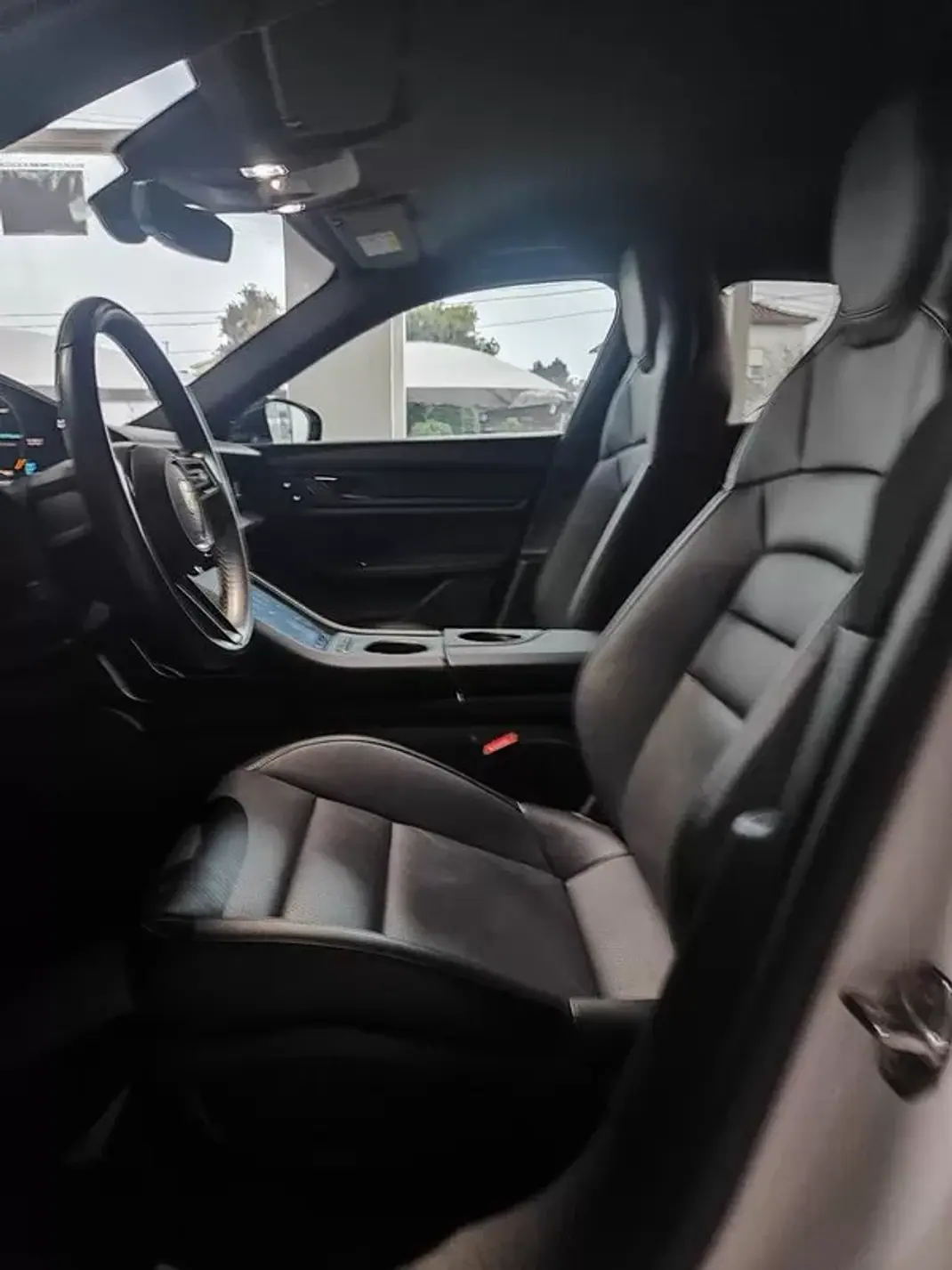 Porsche Taycan Cross Turismo 2022 - 65750 EUR, 55800 km - AUTO.MOTO.pt - 55800km - foto 29 de 40