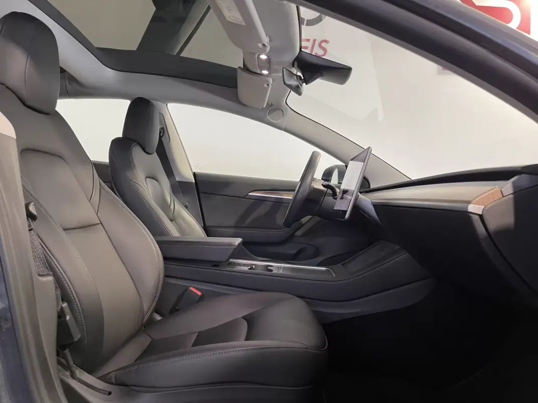 Tesla Model 3 2022 - 29500 EUR, 56000 km - AUTO.MOTO.pt - 56000km - foto 19 de 42
