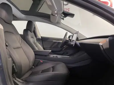Tesla Model 3 2022 - 29500 EUR, 56000 km - AUTO.MOTO.pt - 56000km - foto 19 de 42