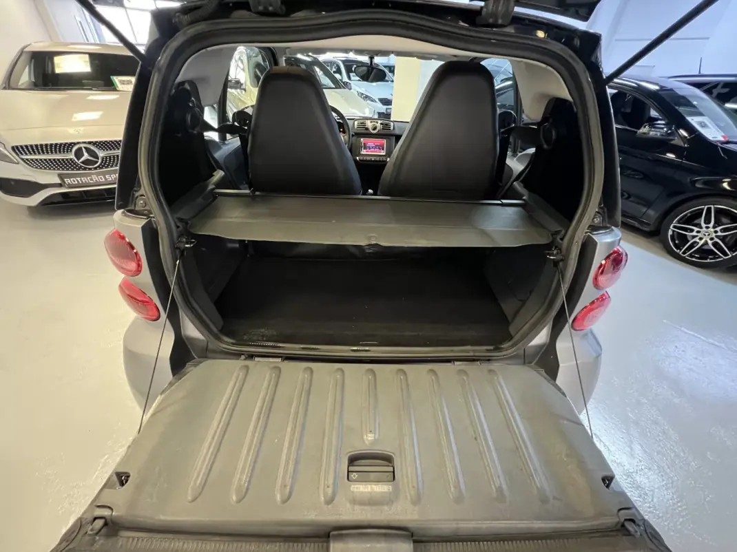 Smart Fortwo Cabrio 2013 - 6990 EUR, 95000 km - AUTO.MOTO.pt - 95000km - foto 38 de 41