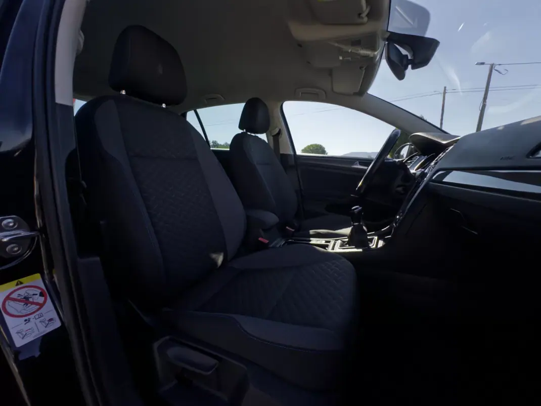 Volkswagen Golf 2018 - 14990 EUR, 105000 km - 105000km - foto 43 de 43