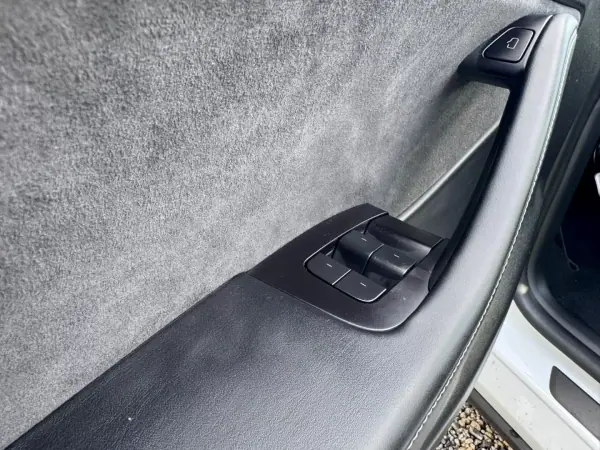 Tesla Model Y 2022 - 39990 EUR, 59000 km - AUTO.MOTO.pt - 59000km - foto 14 de 21