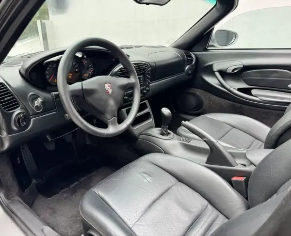Porsche Boxster 2001 - 22500 EUR, 217000 km - AUTO.MOTO.pt - 217000km - foto 3 de 53