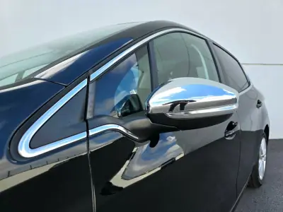 Peugeot 208 2019 - 9750 EUR, 75000 km - AUTO.MOTO.pt - 75000km - foto 6 de 37