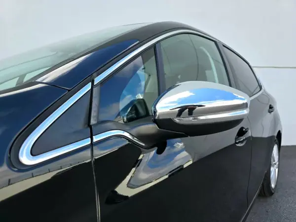Peugeot 208 2019 - 9750 EUR, 75000 km - AUTO.MOTO.pt - 75000km - foto 6 de 37