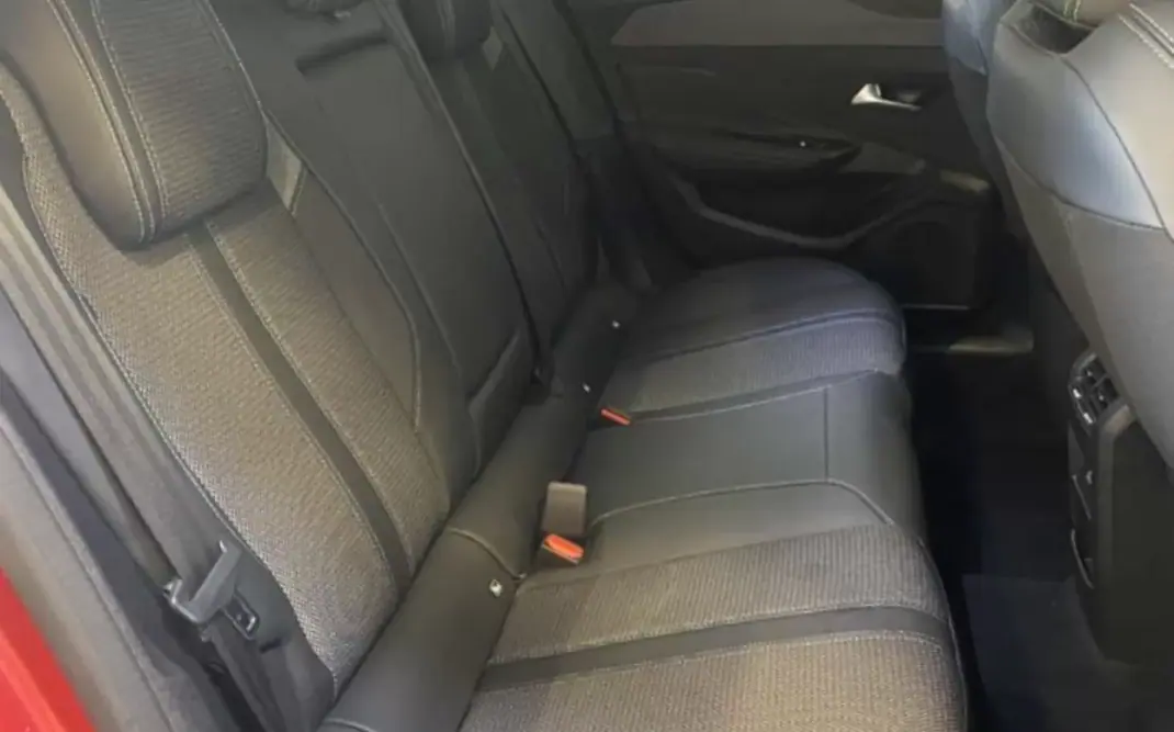 Peugeot 308 2023 - 18990 EUR, 89140 km - AUTO.MOTO.pt - 89140km - foto 9 de 14