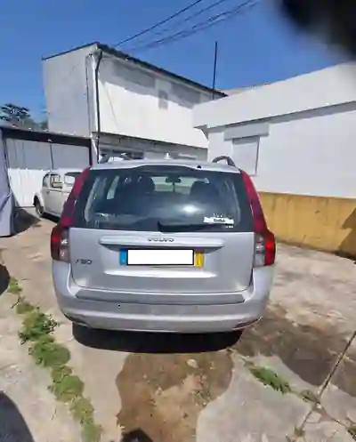 Volvo V50 2007 - 4250 EUR, 320000 km - AUTO.MOTO.pt - 320000km - foto 5 de 9