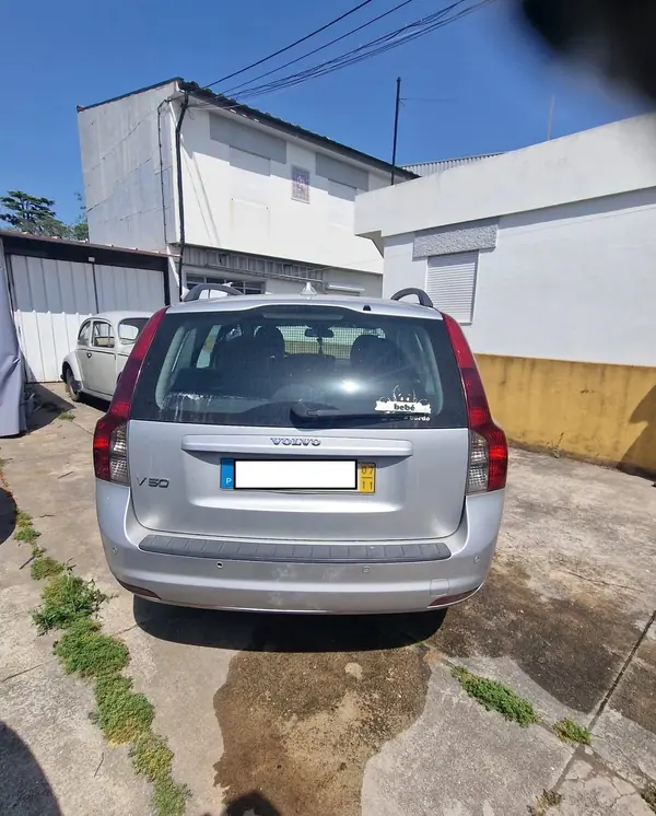 Volvo V50 2007 - 4250 EUR, 320000 km - AUTO.MOTO.pt - 320000km - foto 5 de 9