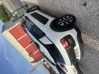 Citroën C4 Cactus 2016 - 9999 EUR, 237000 km - AUTO.MOTO.pt - 237000km - foto 4 de 7