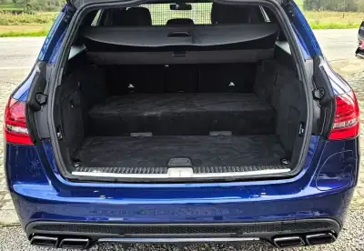 Mercedes-Benz C 300 2020 - 41500 EUR, 94000 km - AUTO.MOTO.pt - 94000km - foto 23 de 46