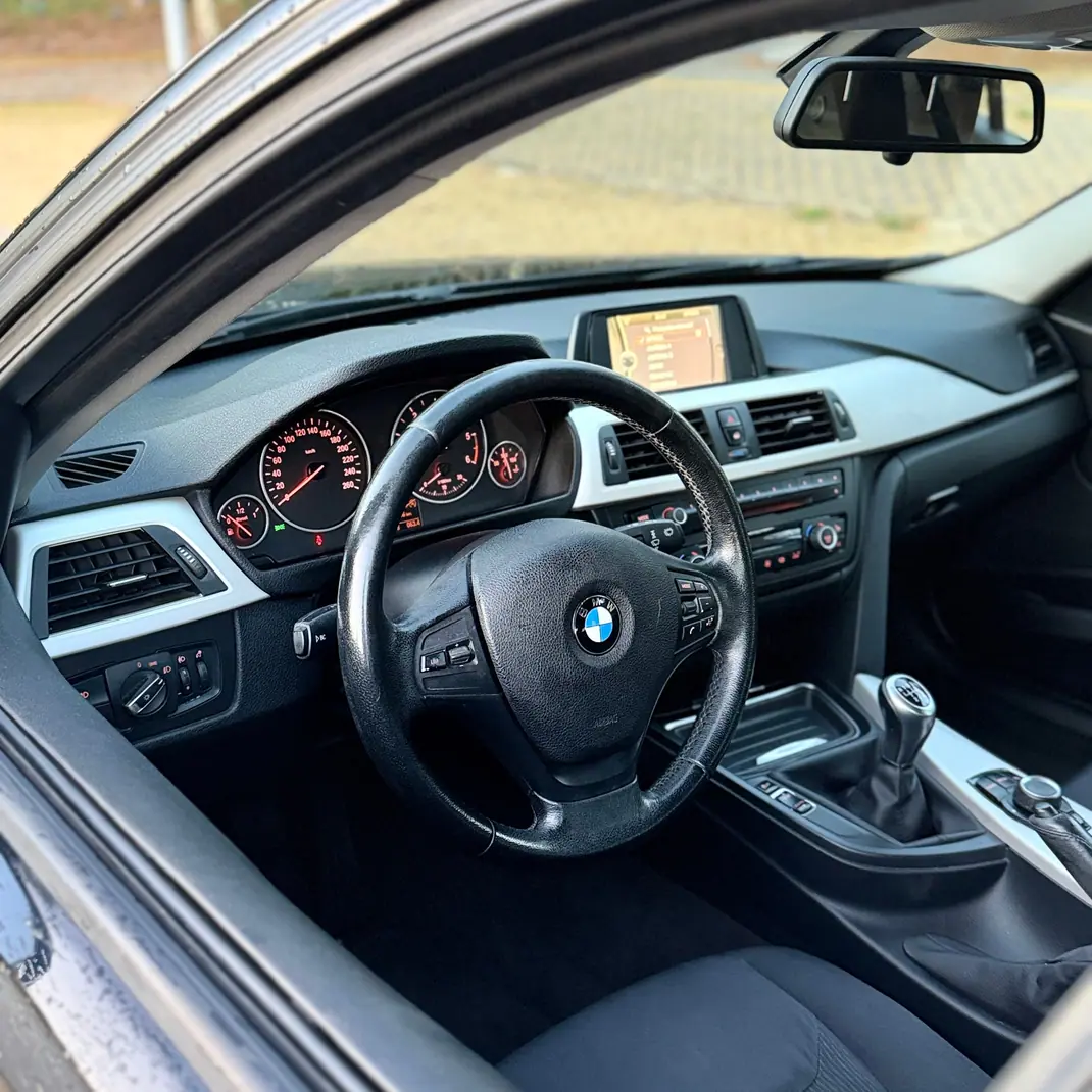 BMW 316 2013 - 7500 EUR, 275000 km - 275000km - foto 4 de 10