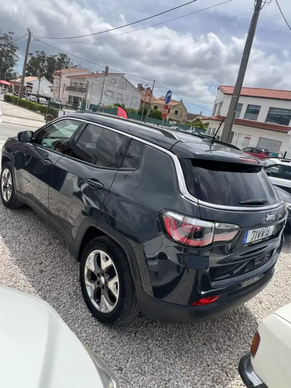 Jeep Compass 2019 - 13450 EUR, 231000 km - AUTO.MOTO.pt - 231000km - foto 3 de 7