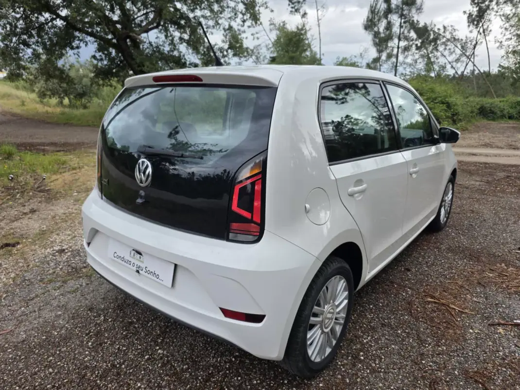 Volkswagen Up! 2016 - 7990 EUR, 152974 km - AUTO.MOTO.pt - 152974km - foto 55 de 71