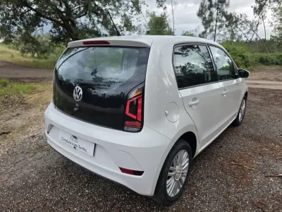 Volkswagen Up! 2016 - 7990 EUR, 152974 km - AUTO.MOTO.pt - 152974km - foto 55 de 71