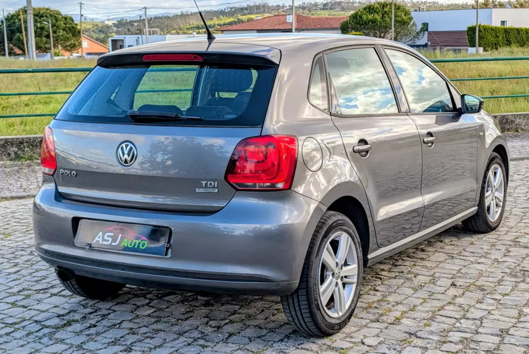Volkswagen Polo 2012 - 5500 EUR, 303657 km - AUTO.MOTO.pt - 303657km - foto 6 de 19